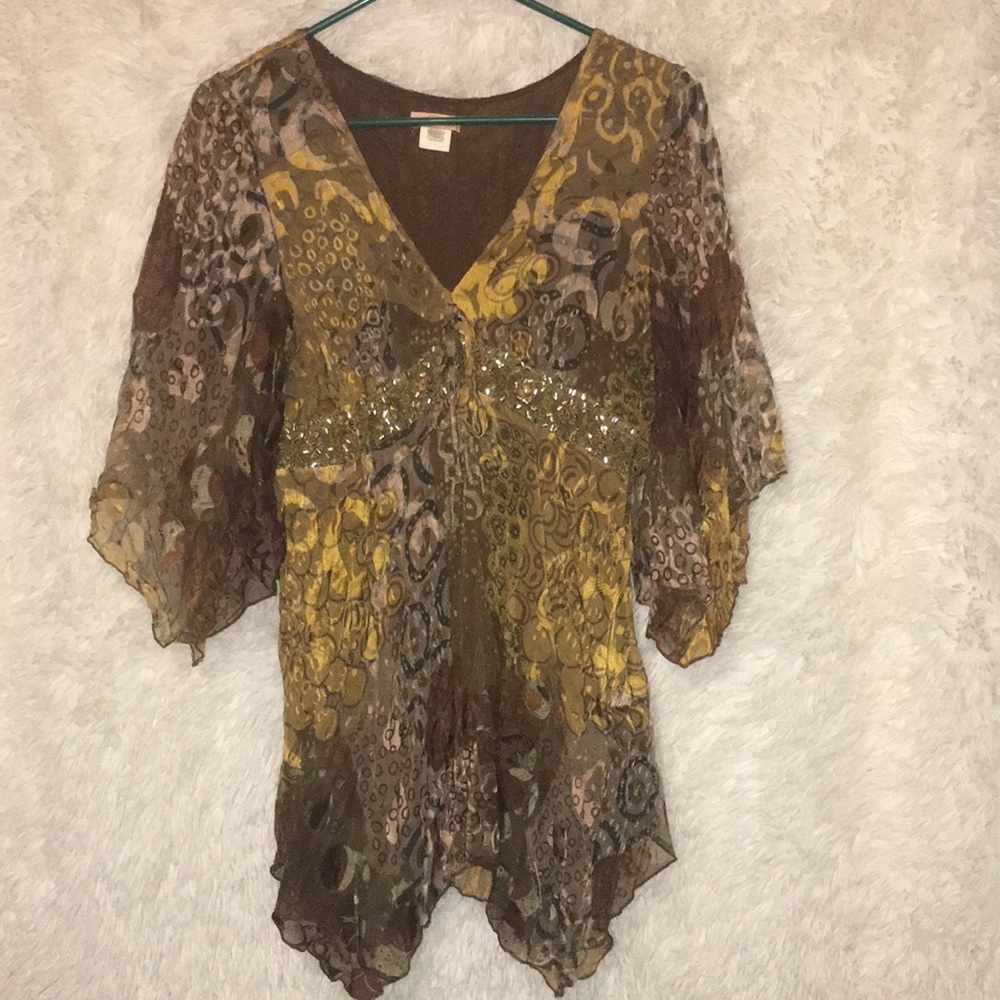 Funky & Fun,  V-neck Blouse! 💛🤎